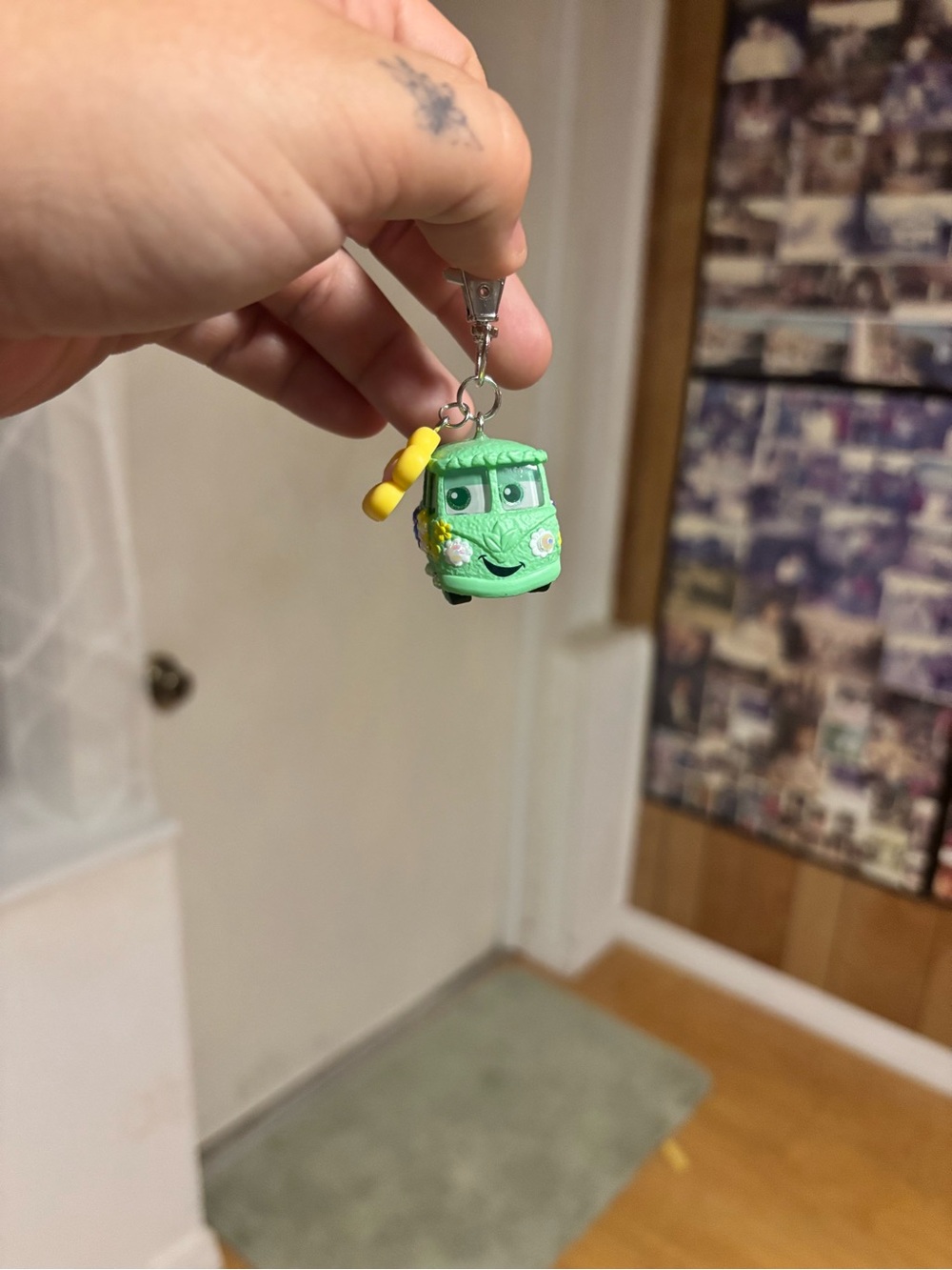 Disney rare Fillmore doorables keychain
